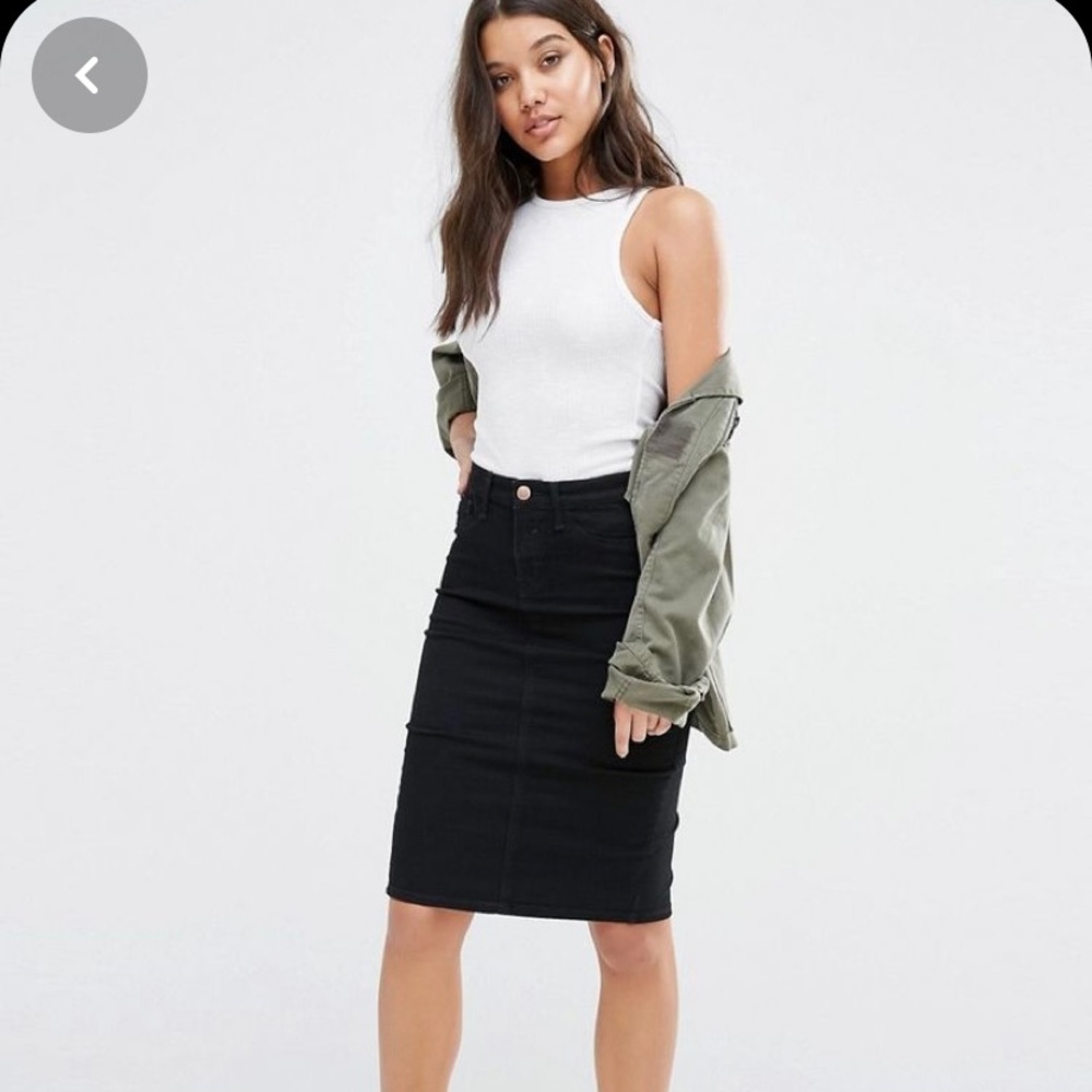 EUC‼️GAP—VTG BLACK REAR-SPLIT DENIM SKIRT SZ:6